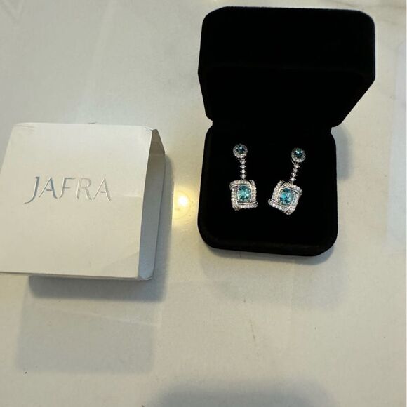 Jafra blue earrings #8/#9 - Picture 1 of 3